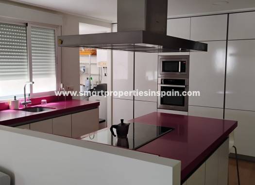 Resale - Apartment - Elche