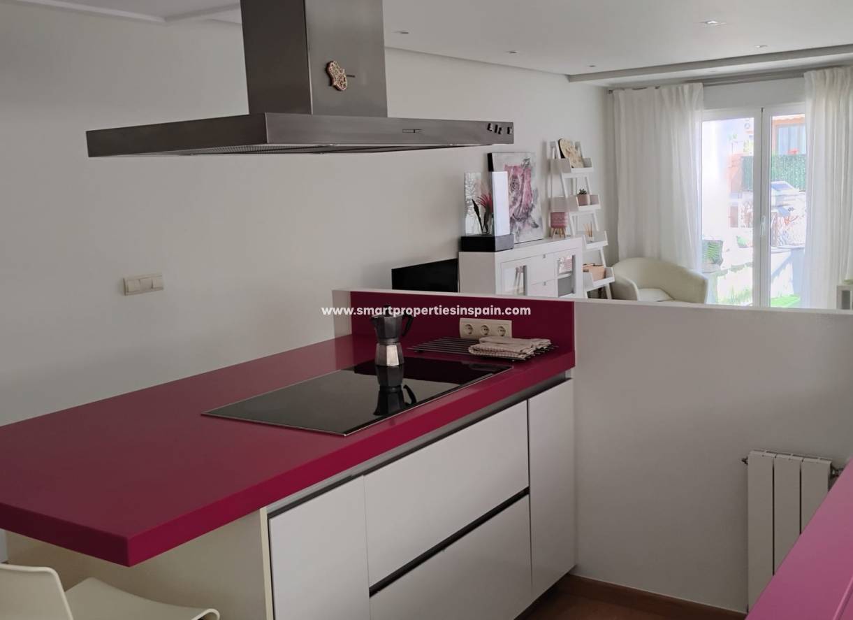 Resale - Apartment - Elche