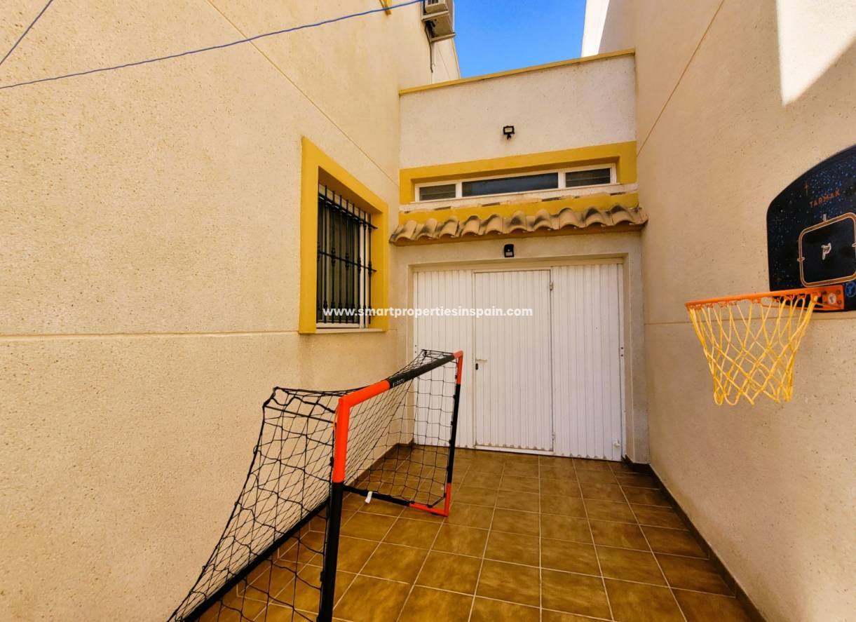 Resale - Bungalow - Daya Nueva