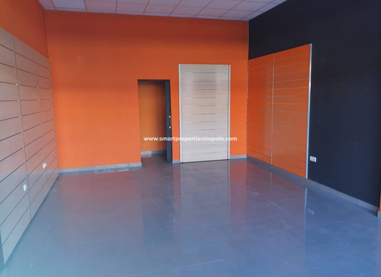Resale - Commercial - La Marina - Urbanización La Marina