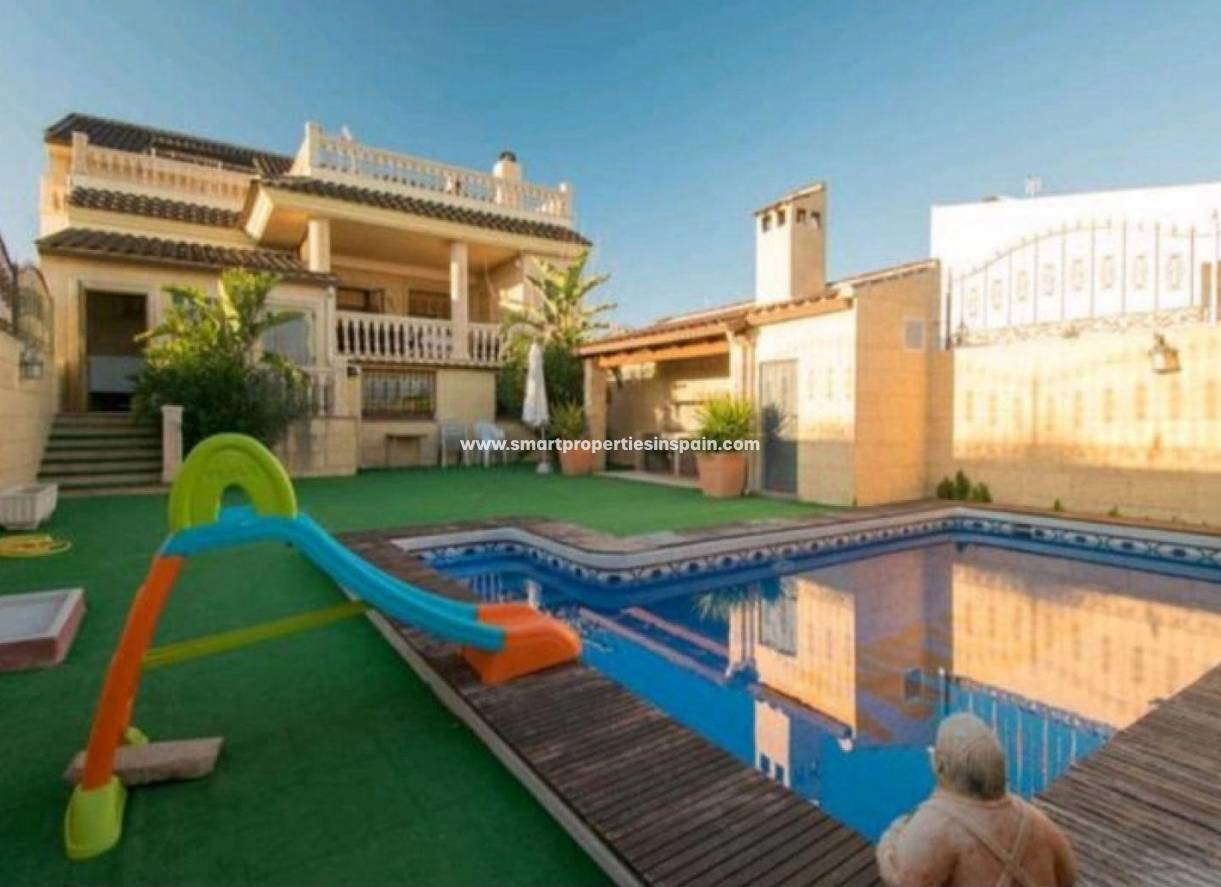 Resale - Detached Villa - Catral