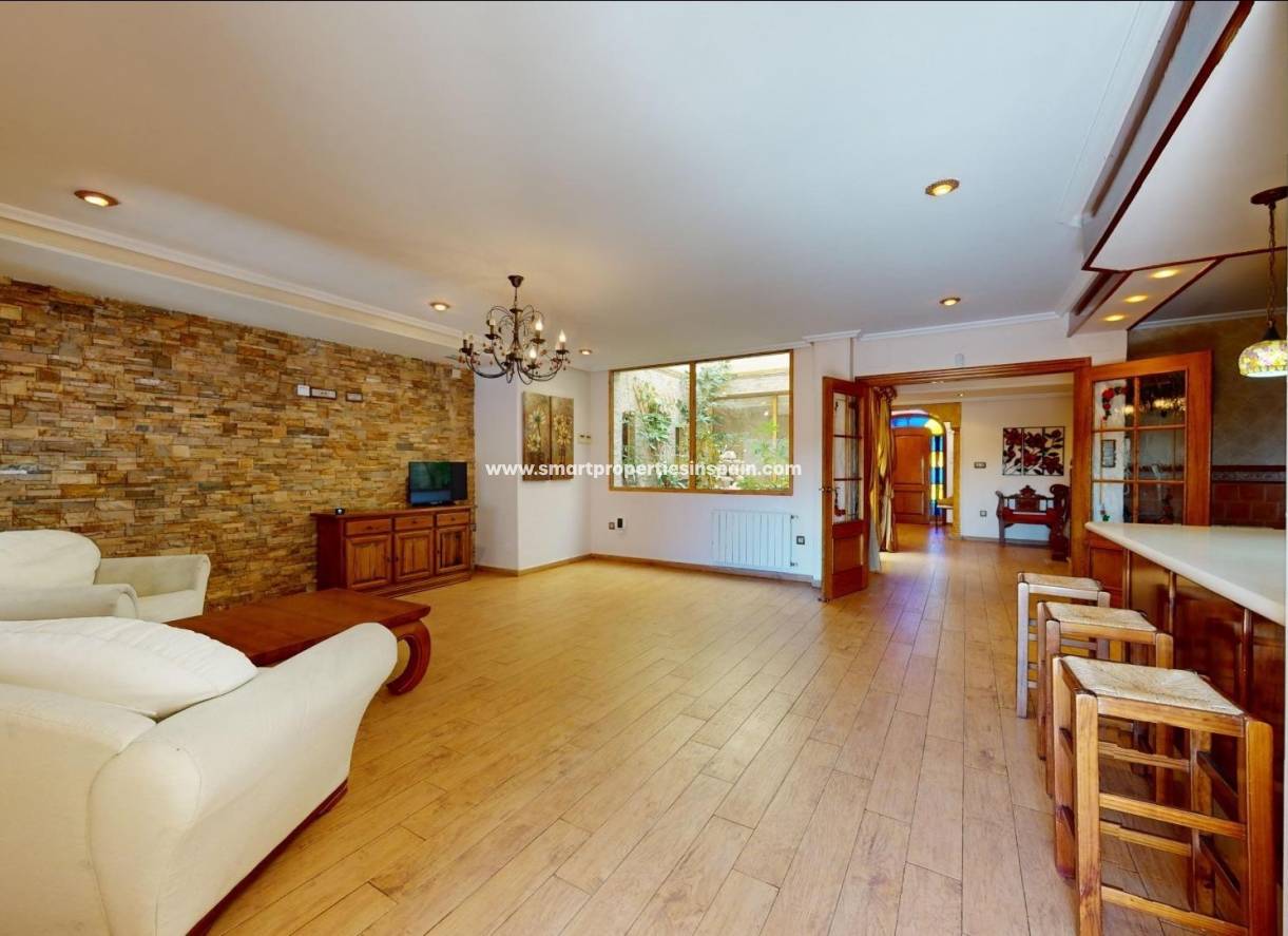 Resale - Detached Villa - Catral