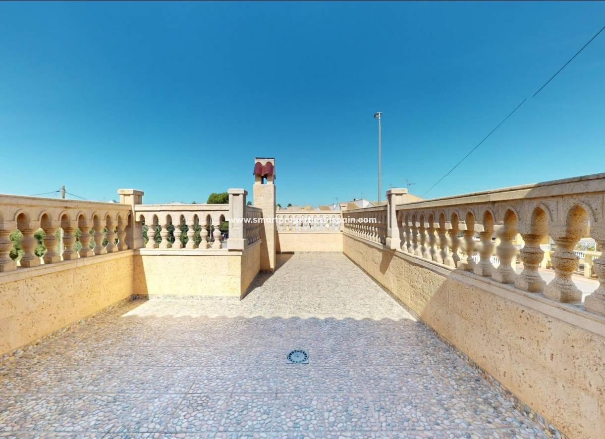 Resale - Detached Villa - Catral