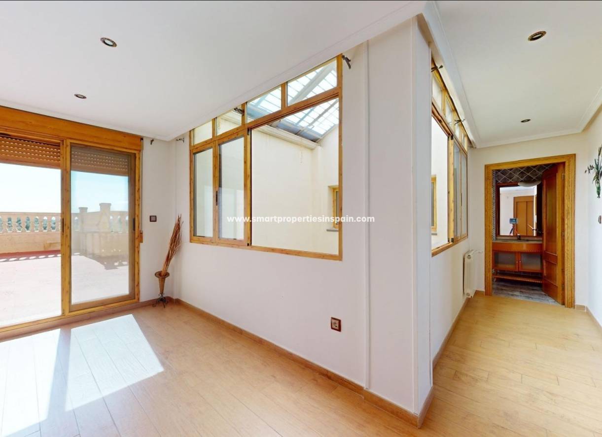 Resale - Detached Villa - Catral