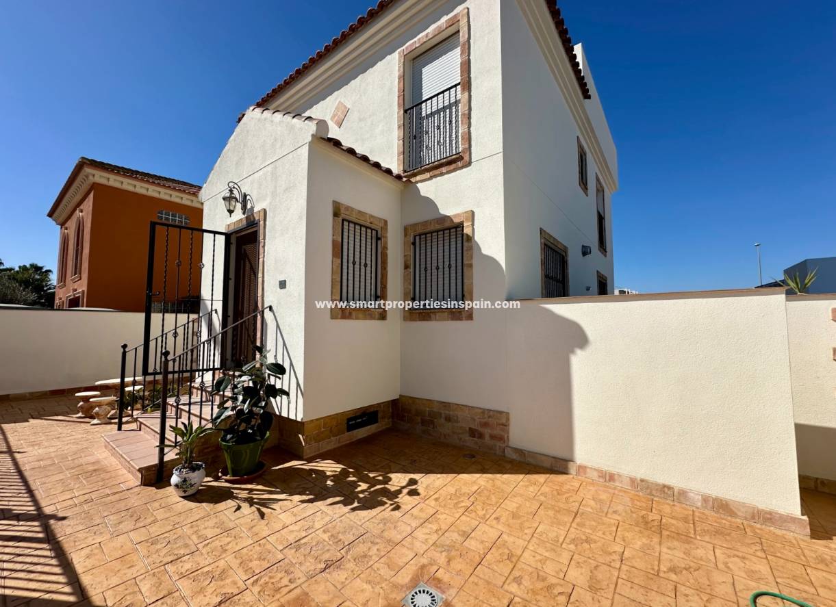 Resale - Detached Villa - Daya Nueva