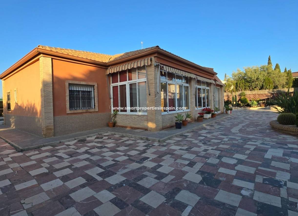 Resale - Detached Villa - Elche