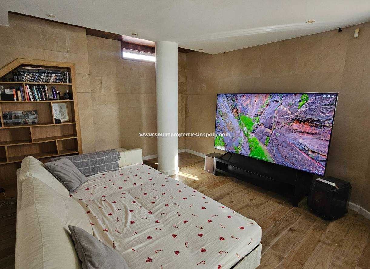 Resale - Detached Villa - Elche