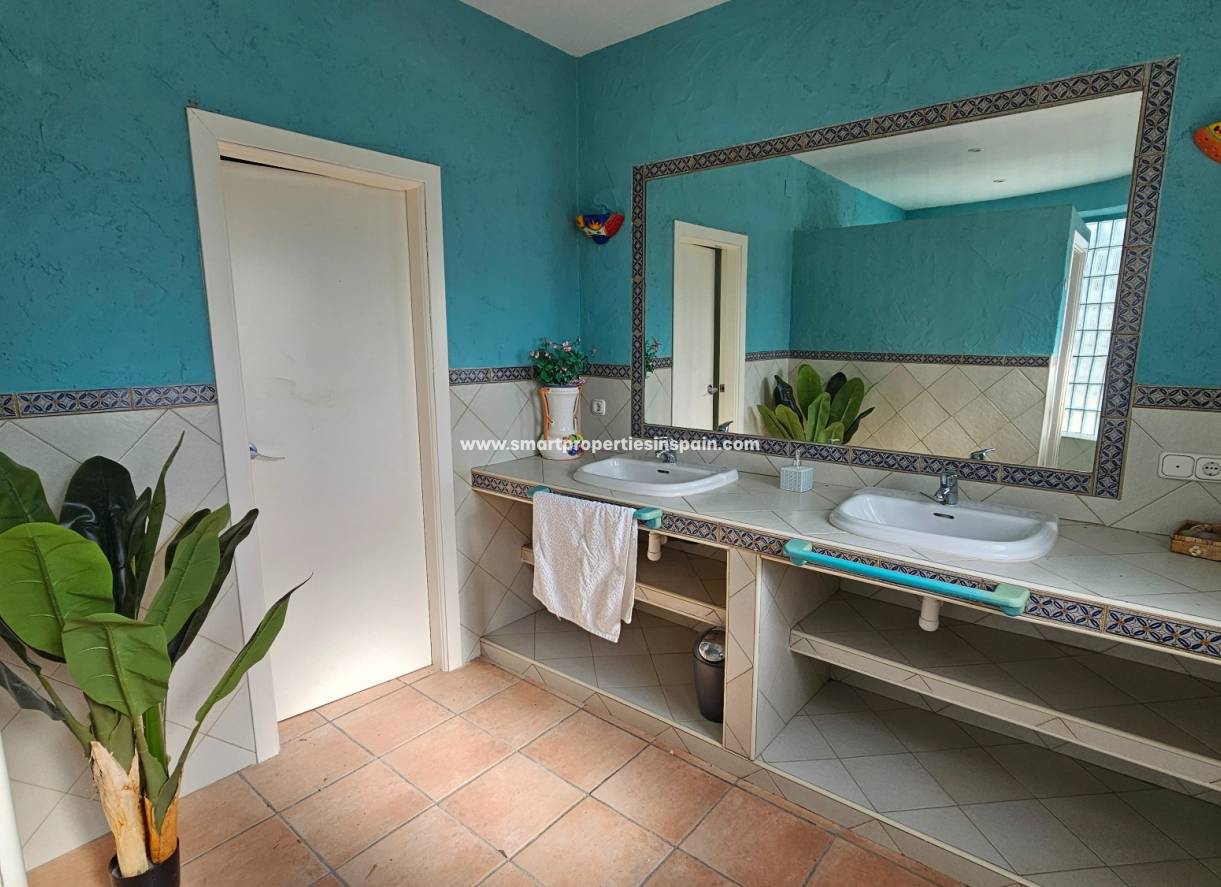 Resale - Detached Villa - Elche