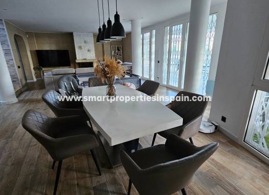 Resale - Detached Villa - Elche