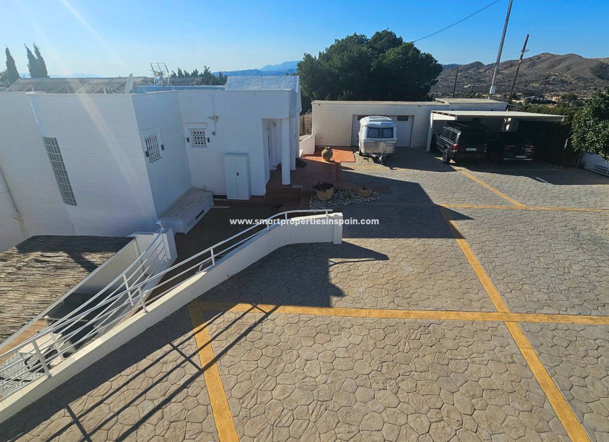 Resale - Detached Villa - Elche