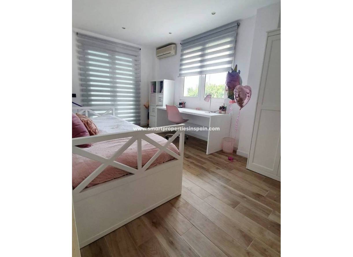 Resale - Detached Villa - Elche