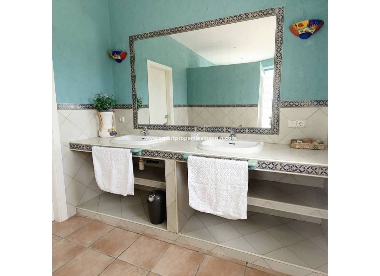 Resale - Detached Villa - Elche