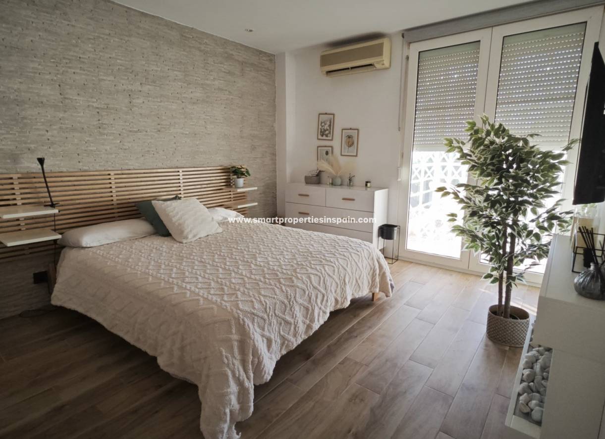 Resale - Detached Villa - Elche