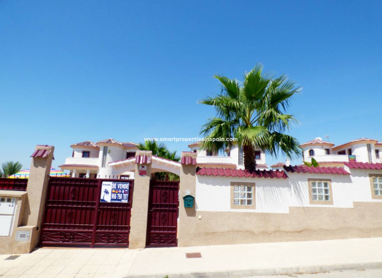 Resale - Detached Villa - La Marina - Urbanización La Marina