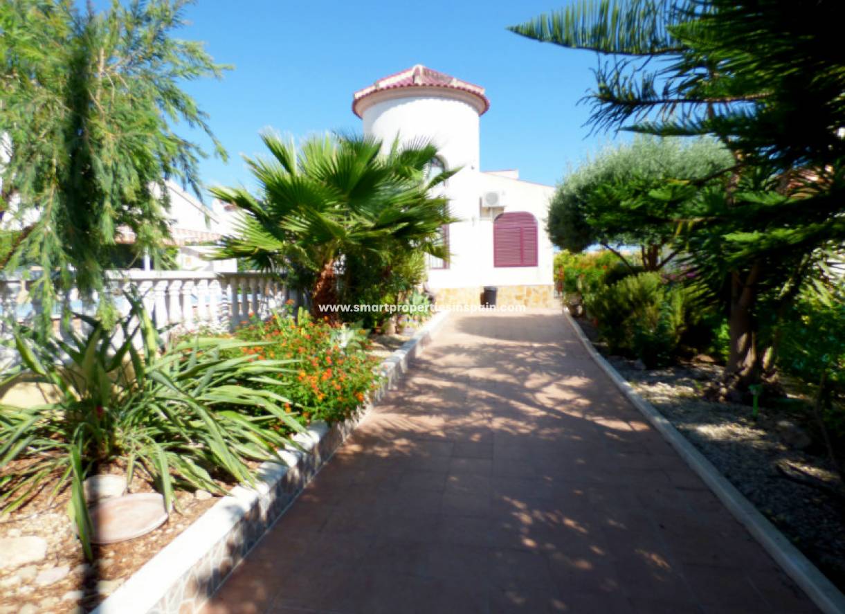Resale - Detached Villa - La Marina - Urbanización La Marina