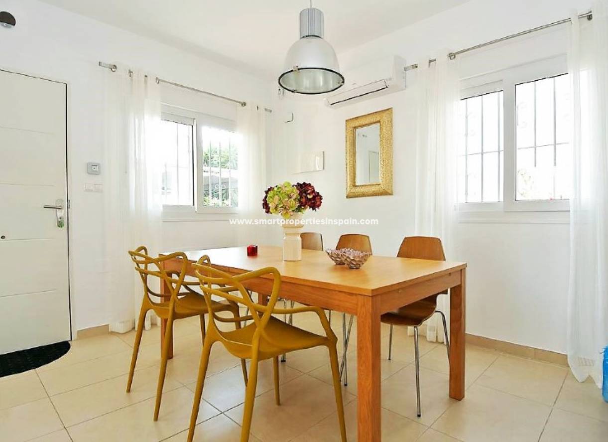 Resale - Detached Villa - La Marina - Urbanización La Marina