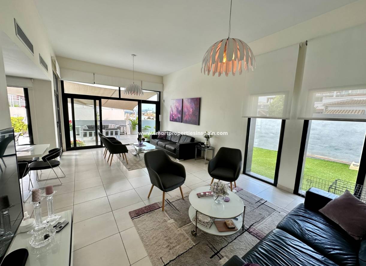 Resale - Detached Villa - La Marina - Urbanización La Marina