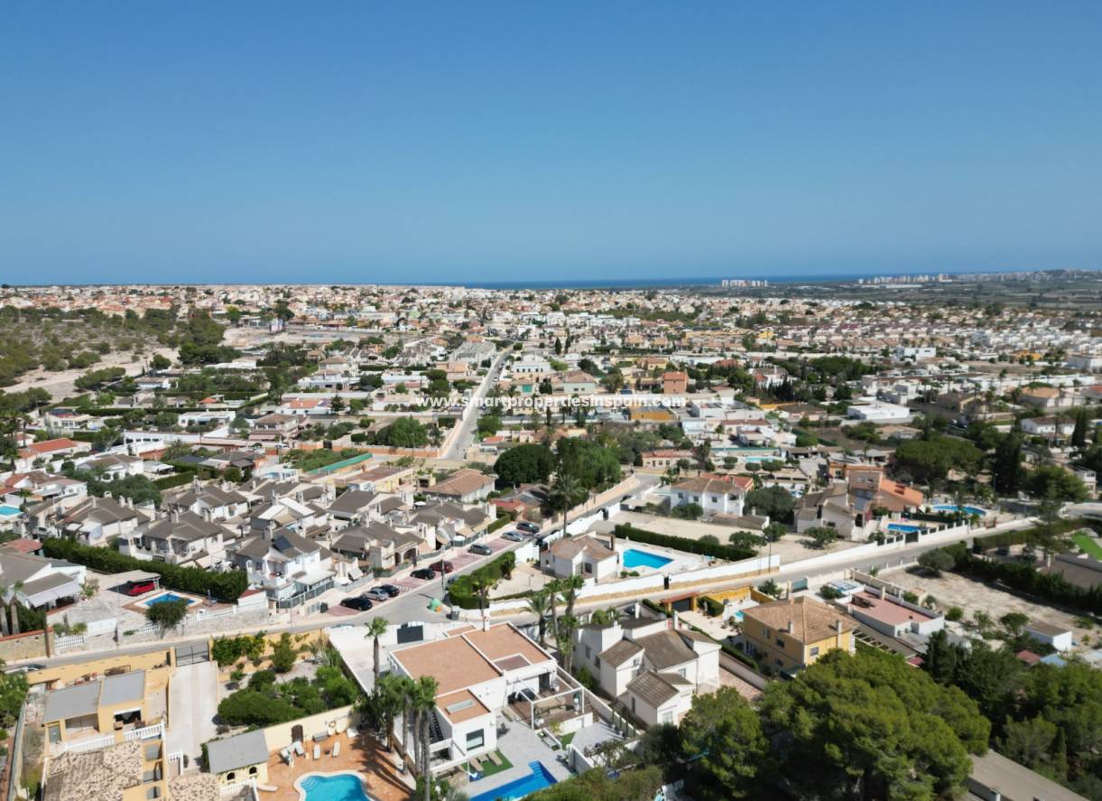 Resale - Detached Villa - La Marina - Urbanización La Marina