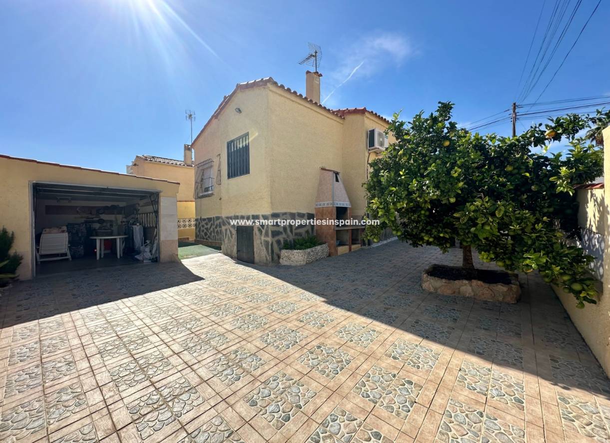 Resale - Detached Villa - La Marina - Urbanización La Marina