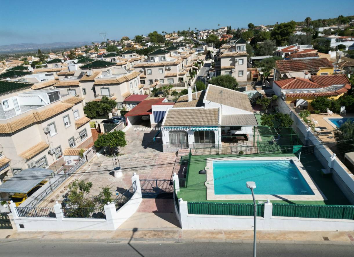 Resale - Detached Villa - La Marina - Urbanización La Marina