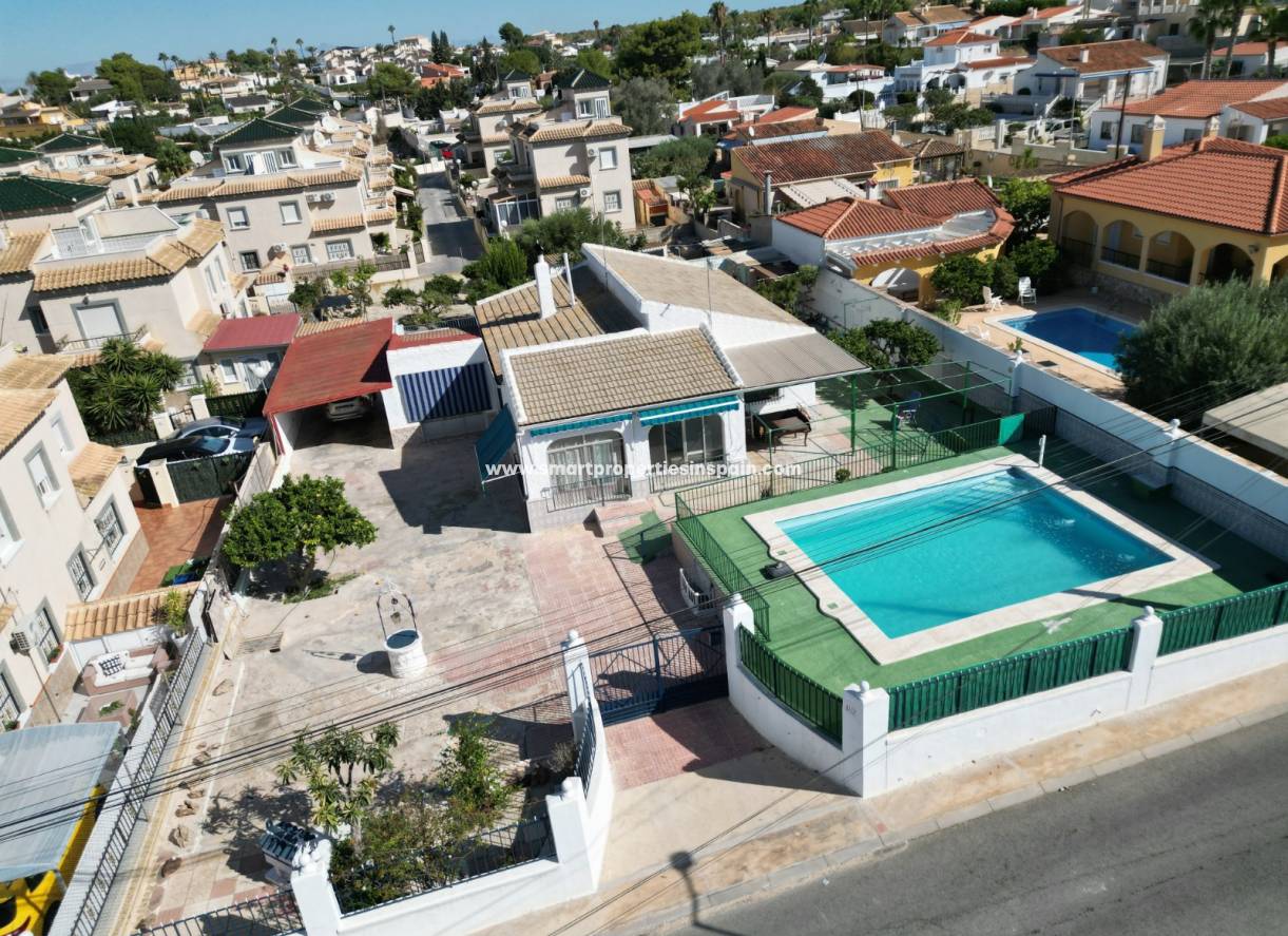 Resale - Detached Villa - La Marina - Urbanización La Marina