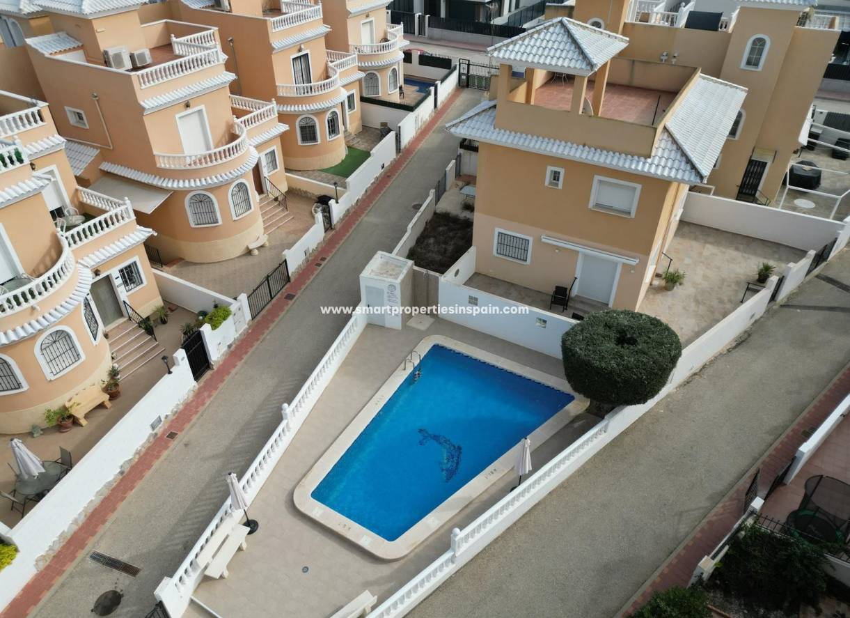 Resale - Detached Villa - La Marina - Urbanización La Marina