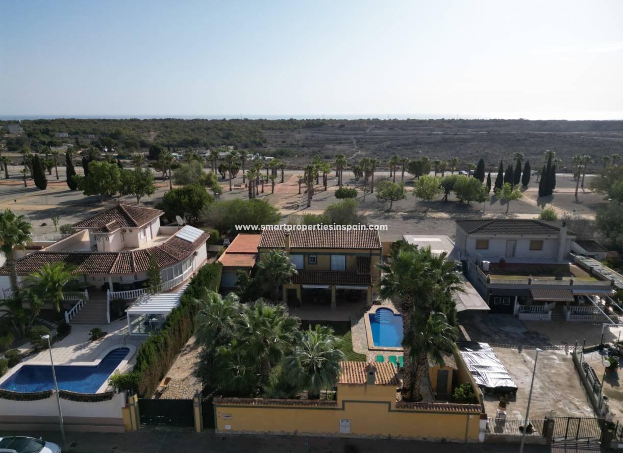 Resale - Detached Villa - La Marina - Urbanización La Marina