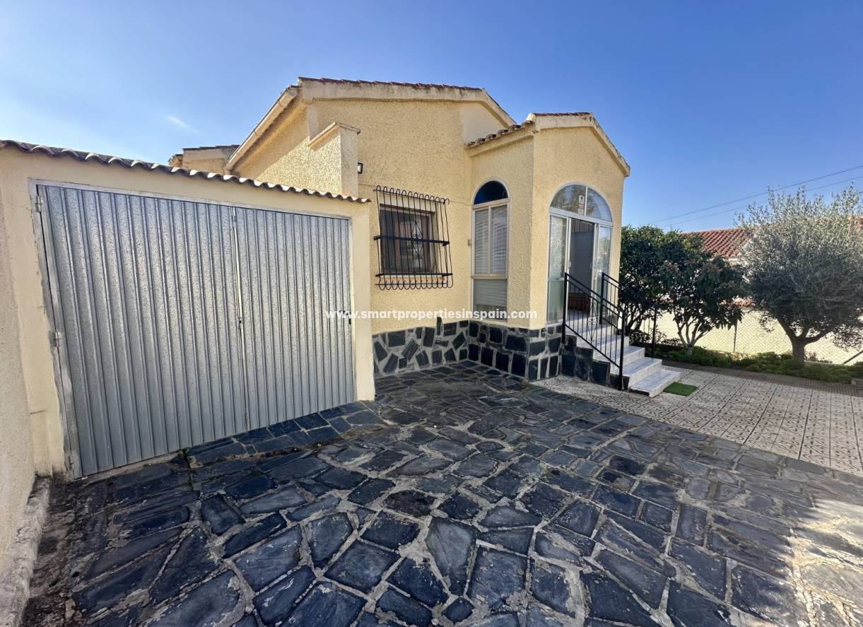 Resale - Detached Villa - La Marina - Urbanización La Marina