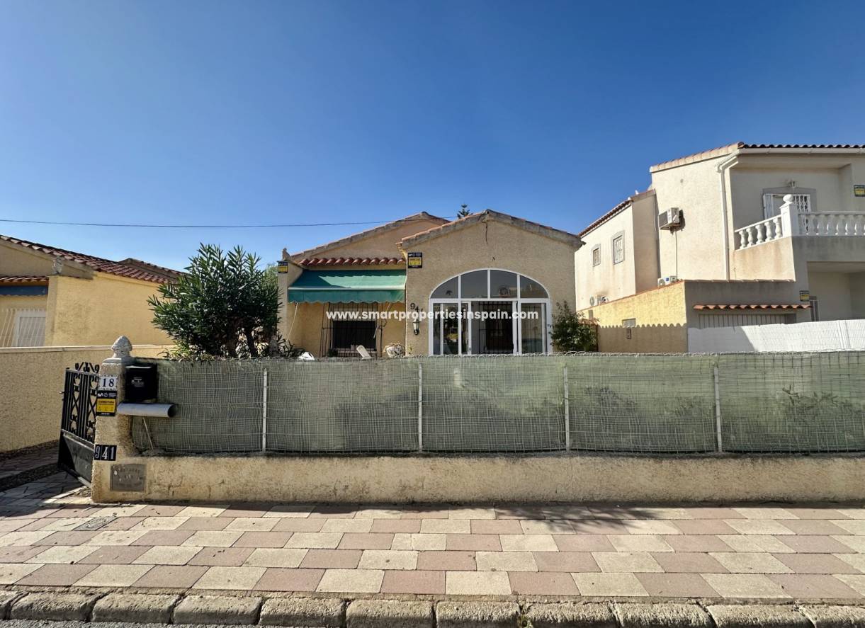 Resale - Detached Villa - La Marina - Urbanización La Marina