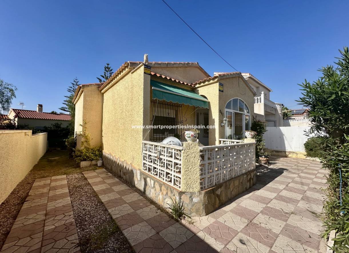 Resale - Detached Villa - La Marina - Urbanización La Marina