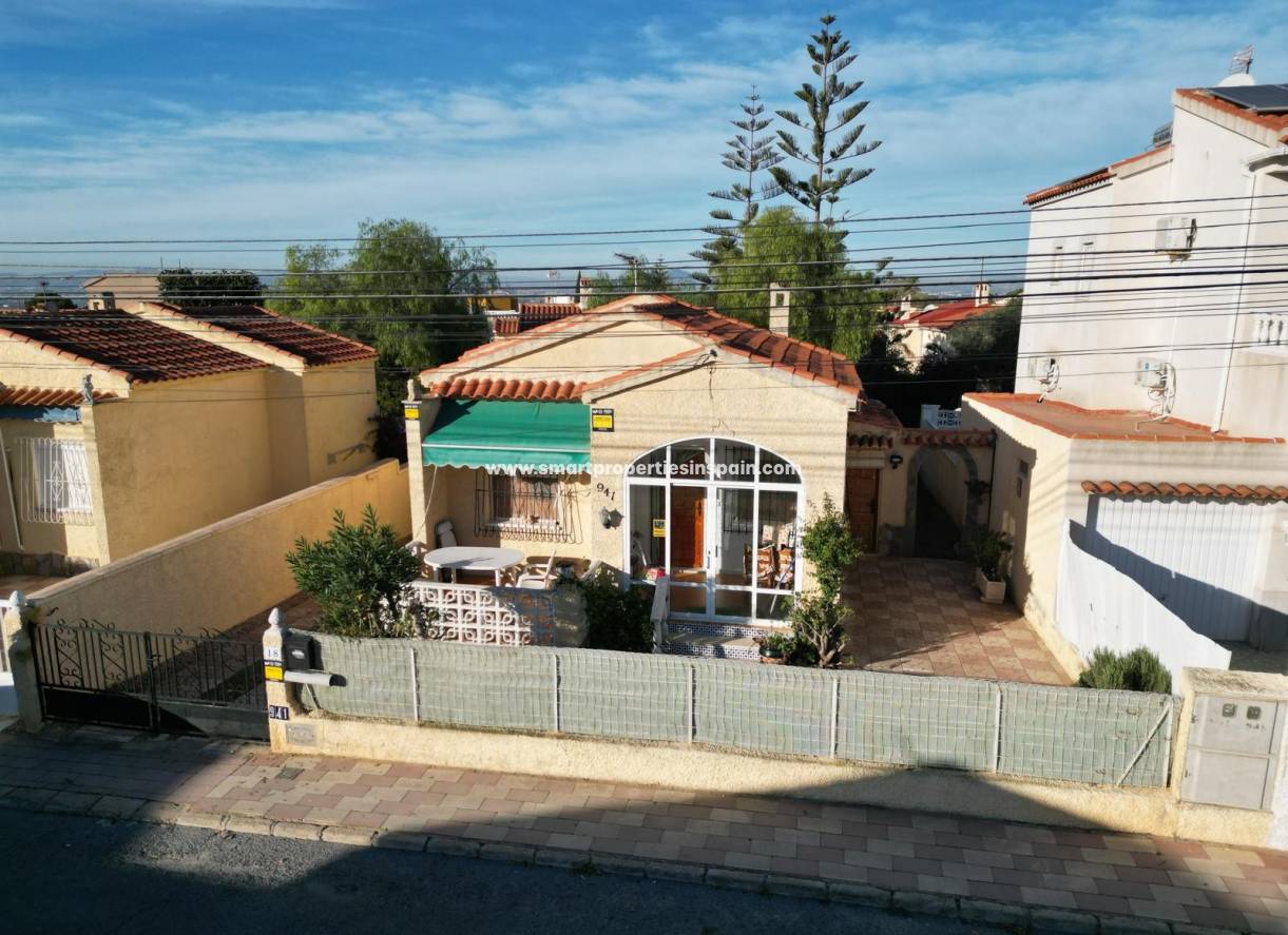 Resale - Detached Villa - La Marina - Urbanización La Marina