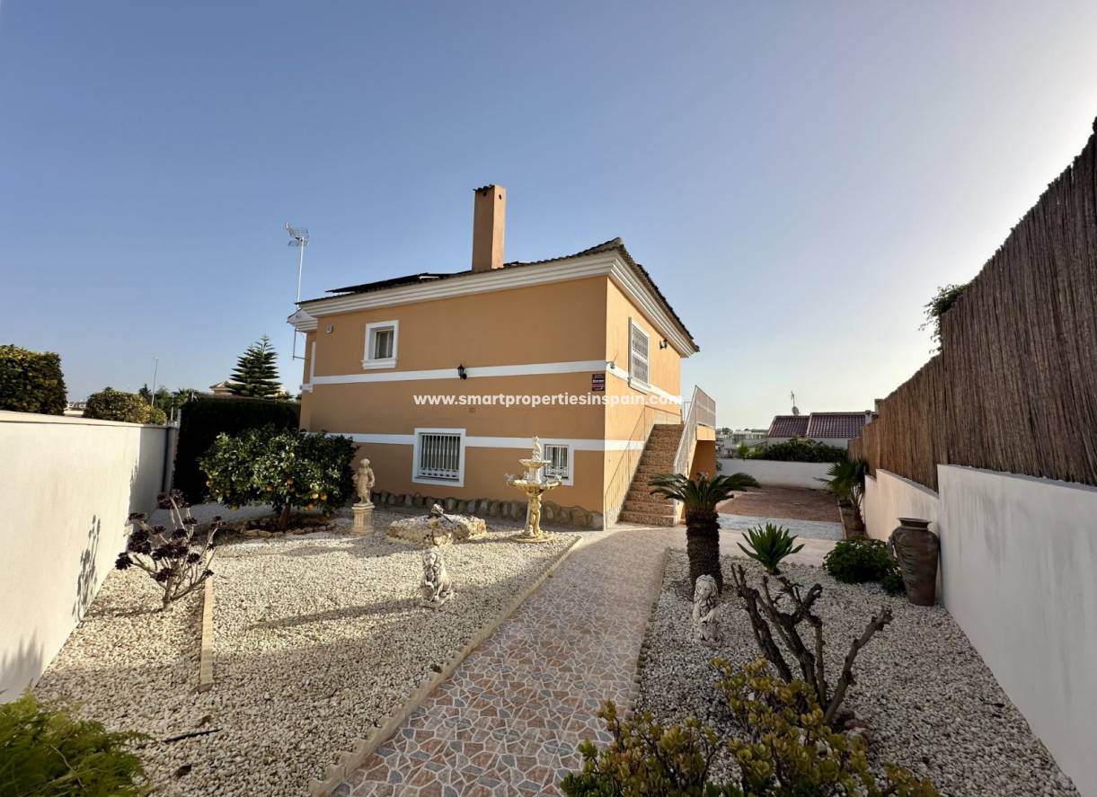 Resale - Detached Villa - La Marina - Urbanización La Marina