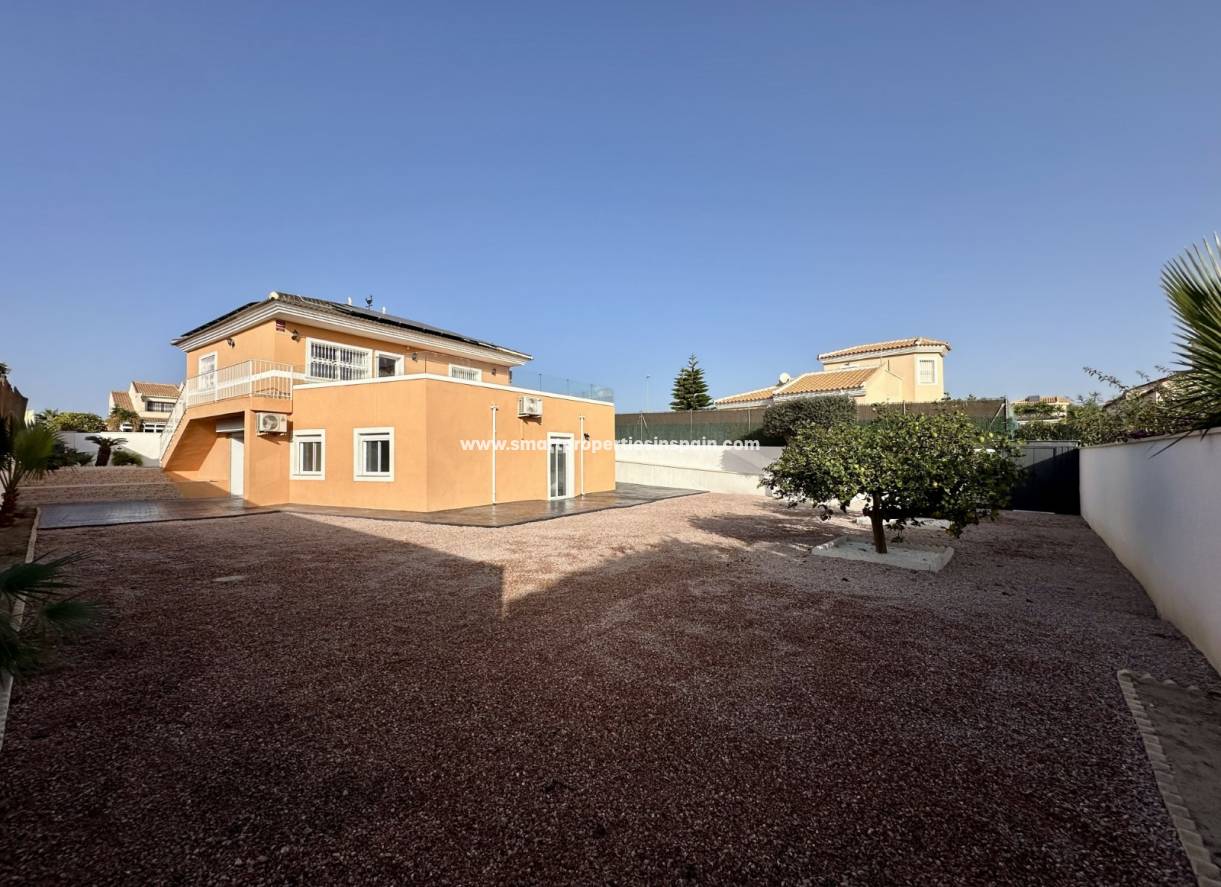 Resale - Detached Villa - La Marina - Urbanización La Marina