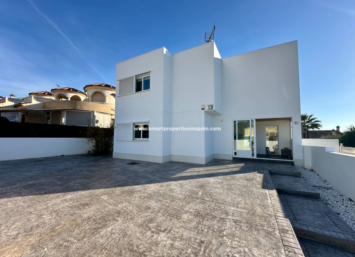 Resale - Detached Villa - La Marina - Urbanización La Marina