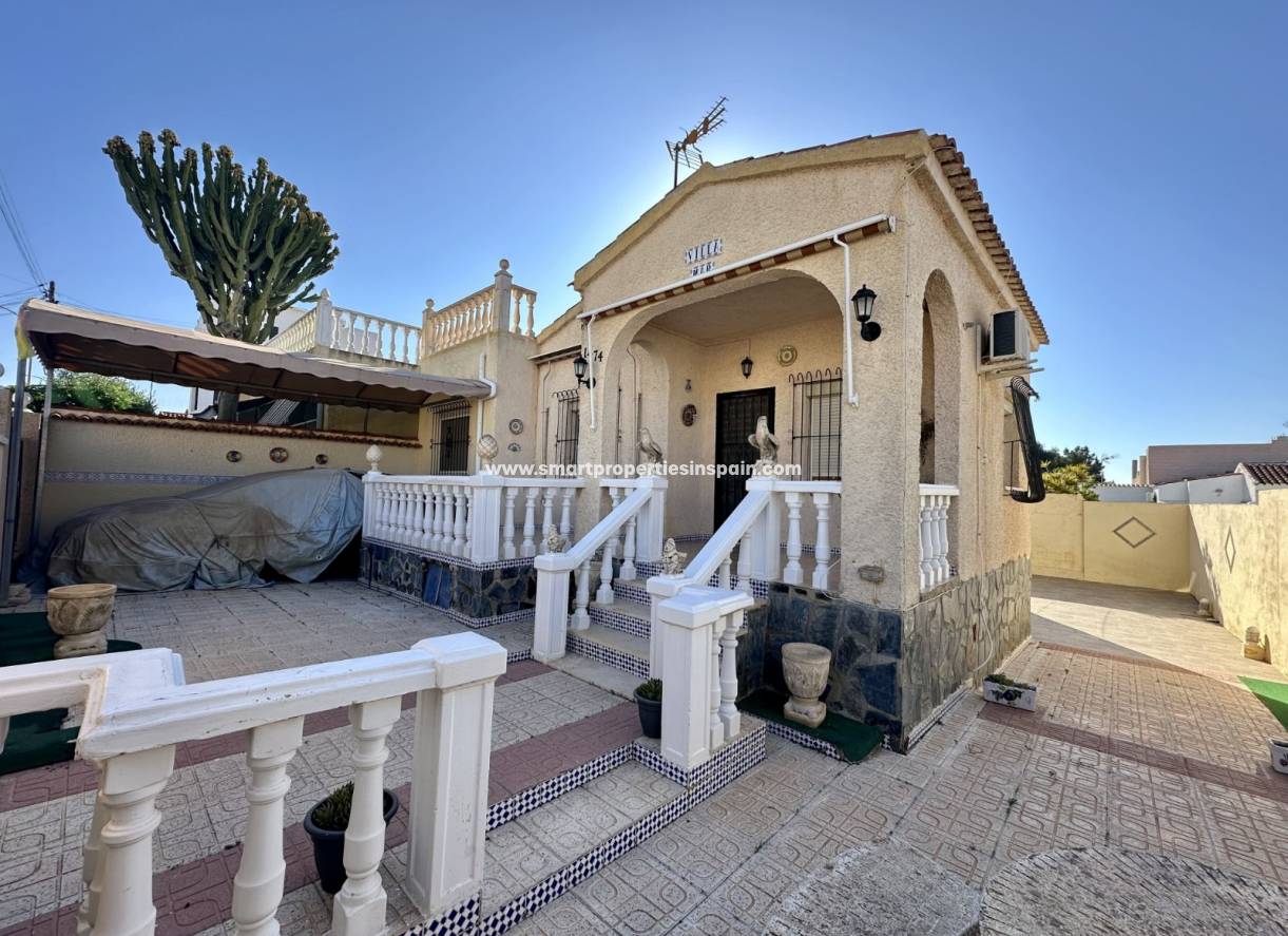 Resale - Detached Villa - La Marina - Urbanización La Marina