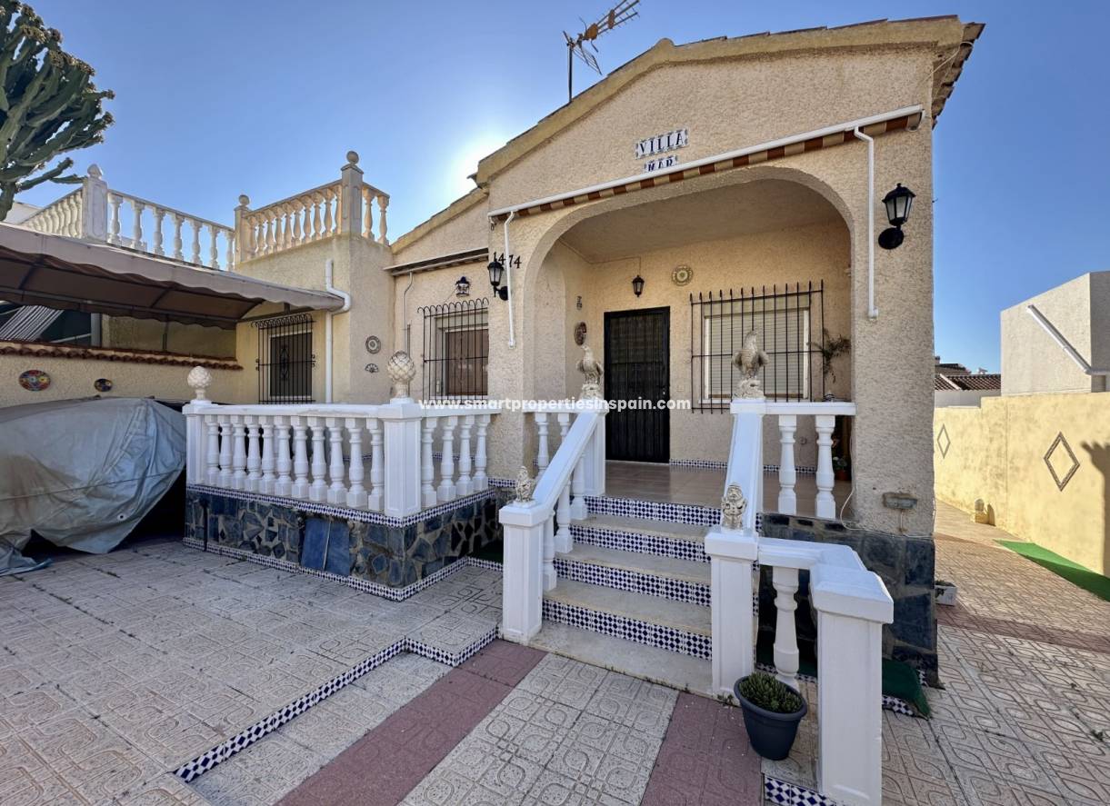 Resale - Detached Villa - La Marina - Urbanización La Marina