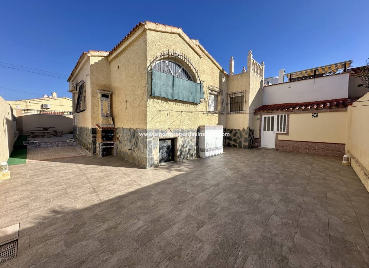 Resale - Detached Villa - La Marina - Urbanización La Marina