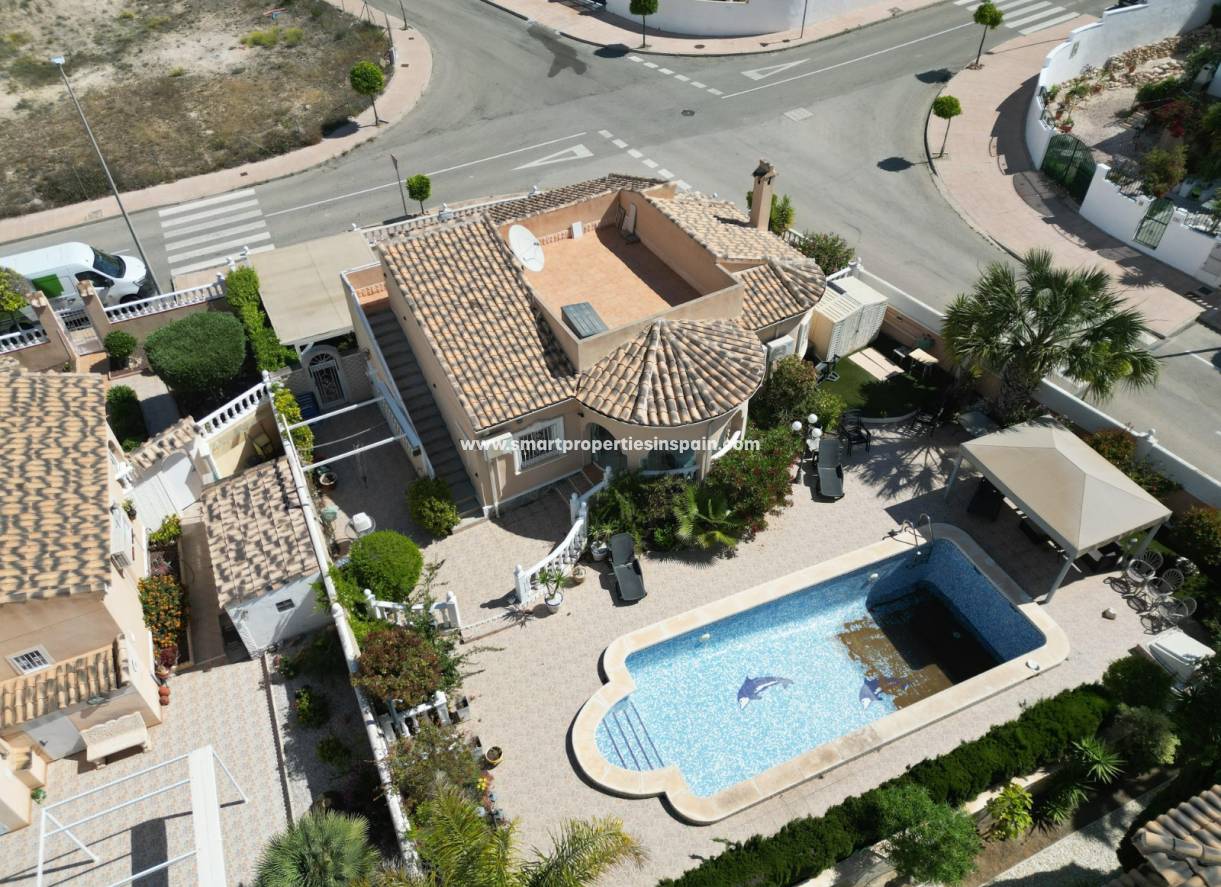 Resale - Detached Villa - La Marina - Urbanización La Marina