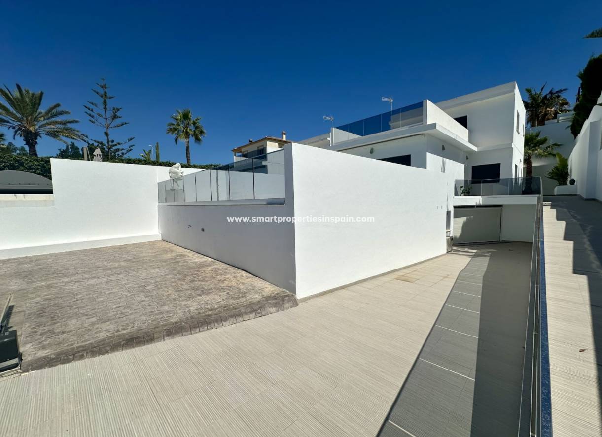 Resale - Detached Villa - La Marina - Urbanización La Marina