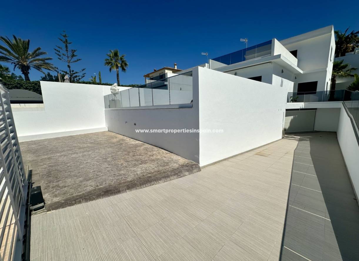 Resale - Detached Villa - La Marina - Urbanización La Marina
