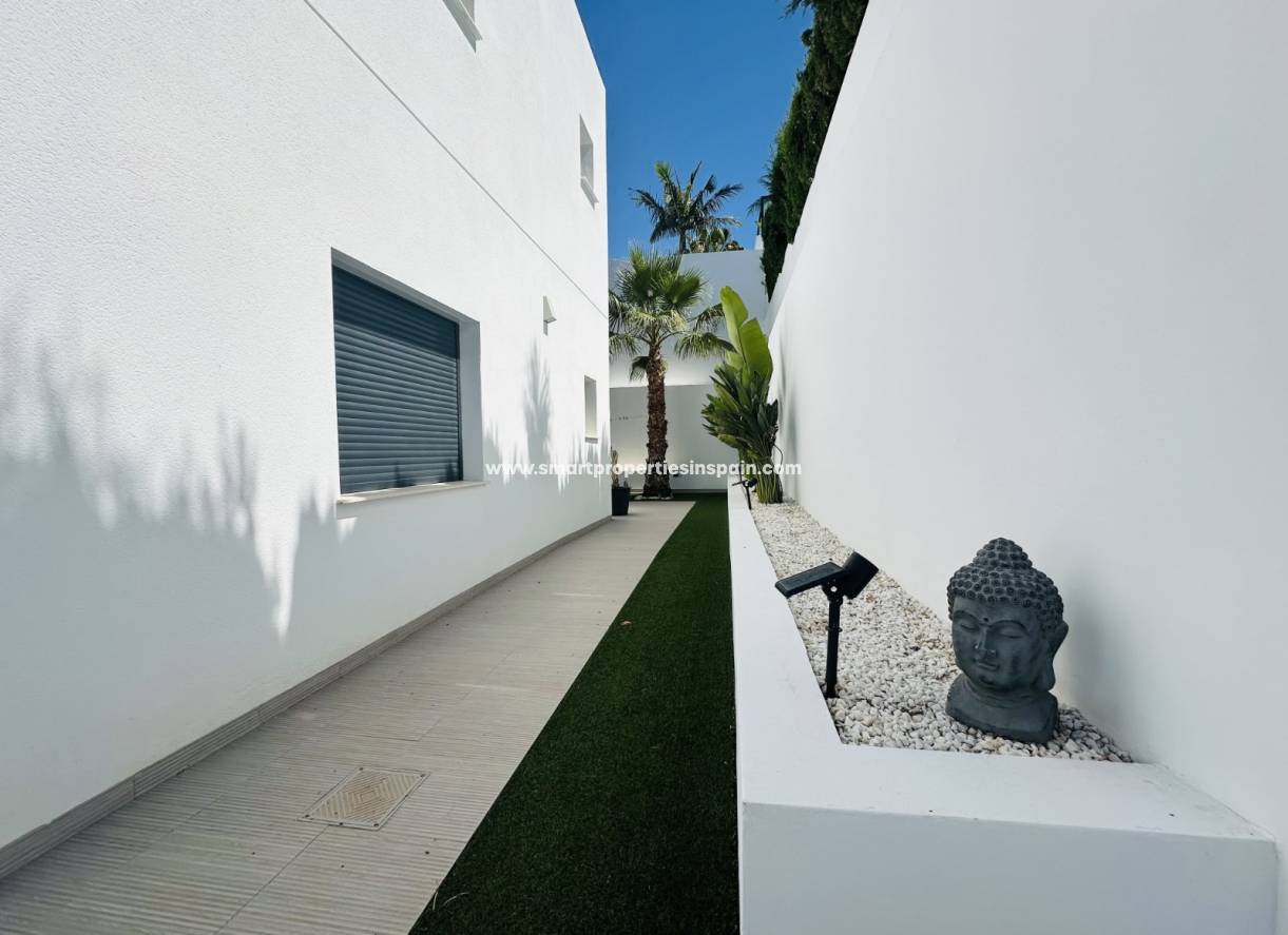 Resale - Detached Villa - La Marina - Urbanización La Marina