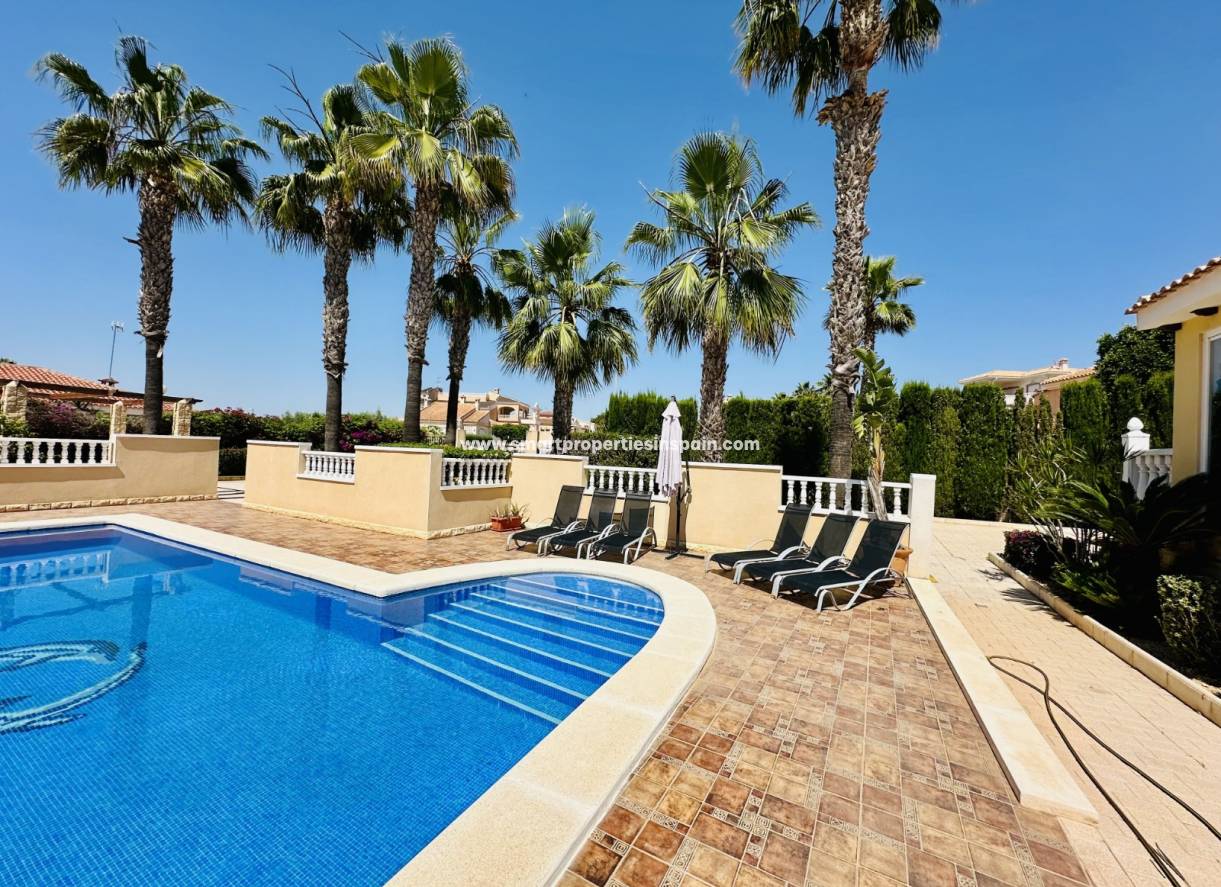 Resale - Detached Villa - La Marina - Urbanización La Marina