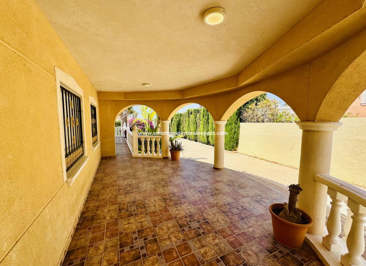 Resale - Detached Villa - La Marina - Urbanización La Marina