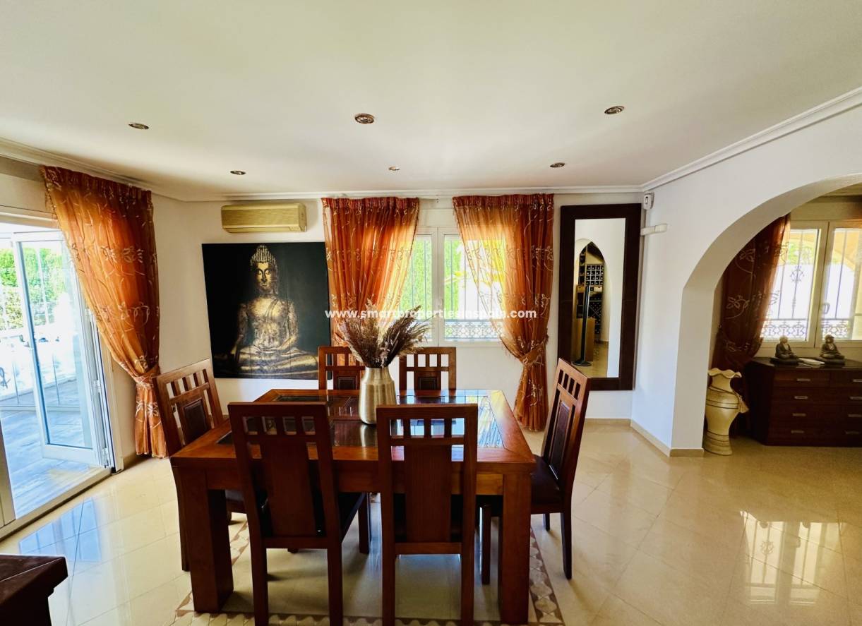 Resale - Detached Villa - La Marina - Urbanización La Marina