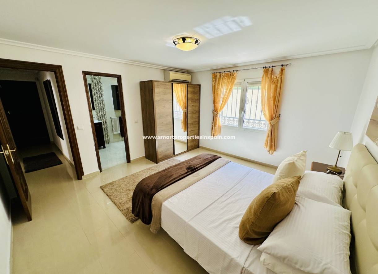 Resale - Detached Villa - La Marina - Urbanización La Marina