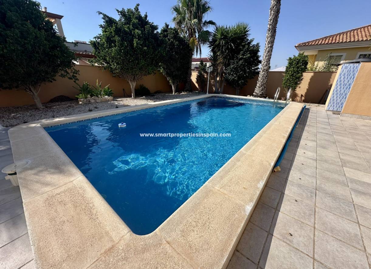 Resale - Detached Villa - La Marina - Urbanización La Marina