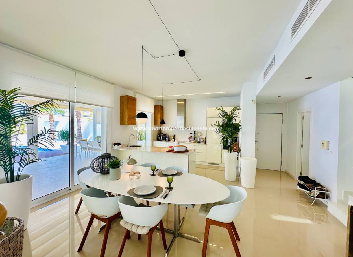 Resale - Detached Villa - La Marina - Urbanización La Marina