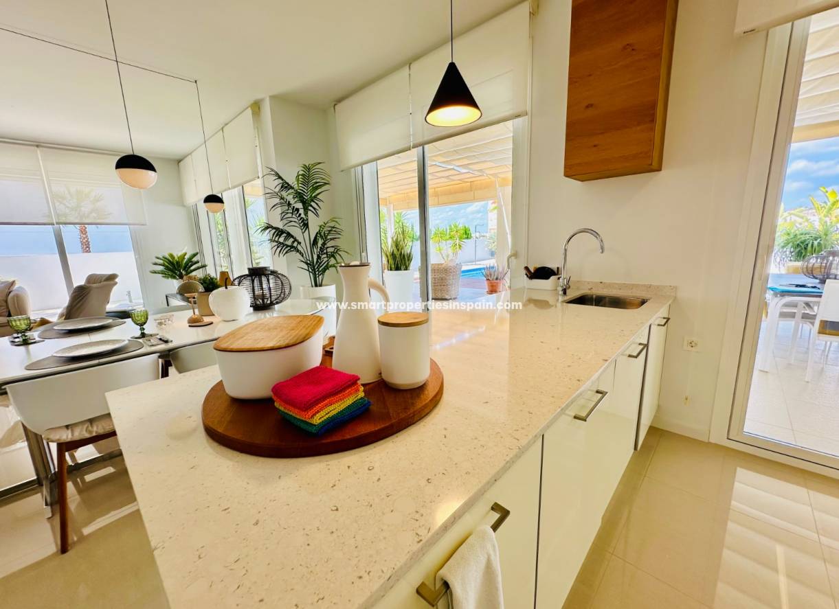 Resale - Detached Villa - La Marina - Urbanización La Marina