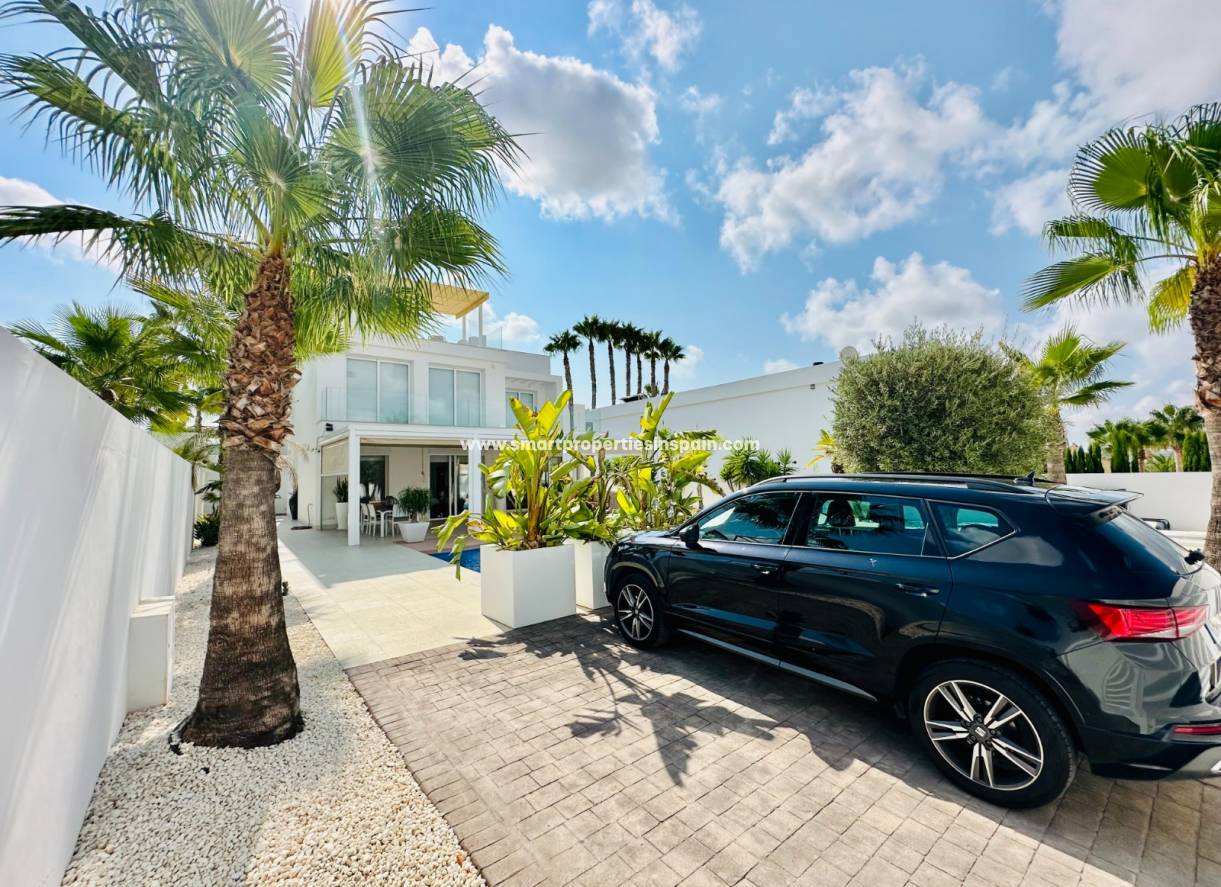 Resale - Detached Villa - La Marina - Urbanización La Marina
