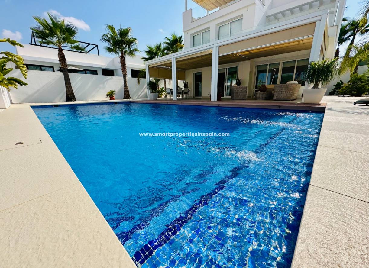 Resale - Detached Villa - La Marina - Urbanización La Marina